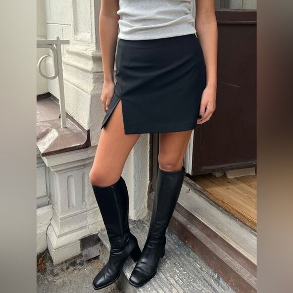 New Djerf Avenue Must Have Mini Skirt in Black Women’s size Extra Small XS - Picture 1 of 6